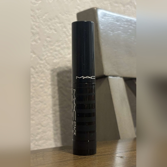 MAC 5 Item Cosmetics Set with Pink/Clear Cosmetic Bag, NEW, $80 MSRP - Picture 6 of 16